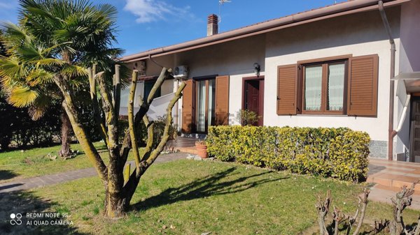 casa indipendente in vendita a Mesero