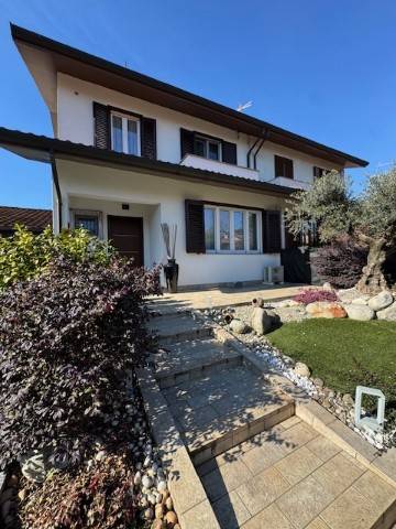 casa indipendente in vendita a Mesero