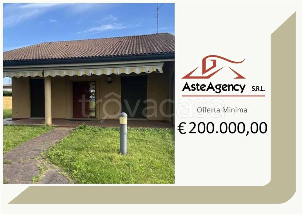 casa indipendente in vendita a Mesero