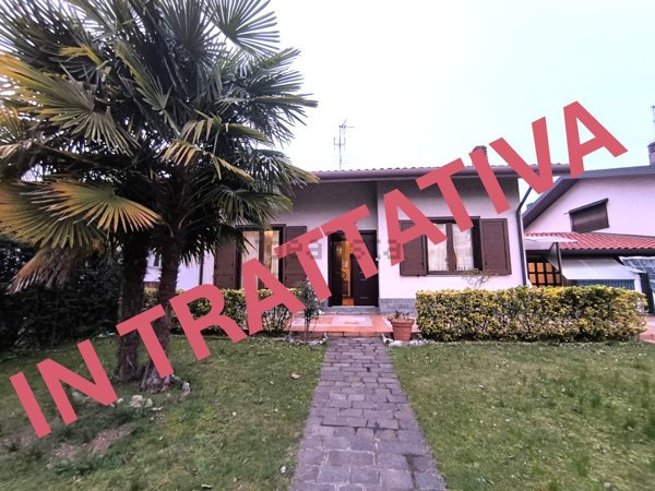 casa indipendente in vendita a Mesero