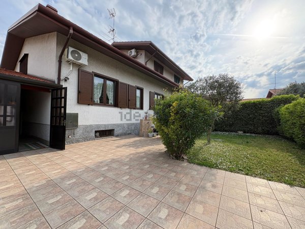 casa indipendente in vendita a Mesero