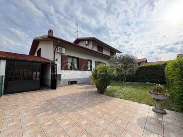 casa indipendente in vendita a Mesero