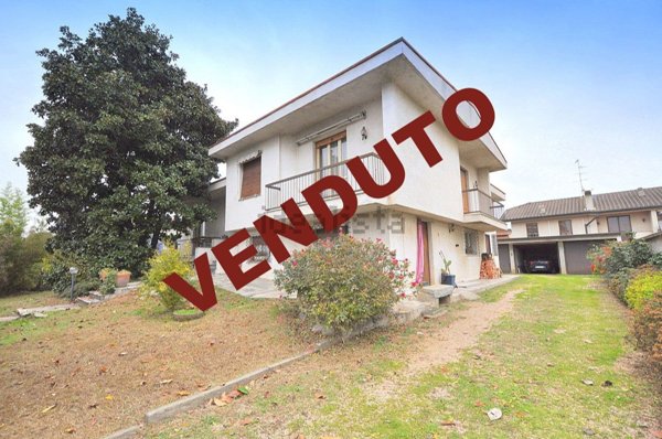 casa indipendente in vendita a Mesero
