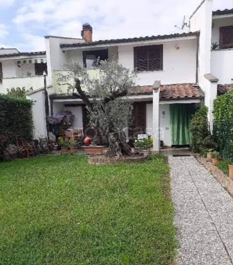 casa indipendente in vendita a Mesero