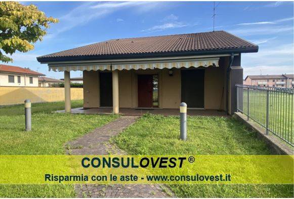 casa indipendente in vendita a Mesero