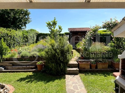 casa indipendente in vendita a Mesero