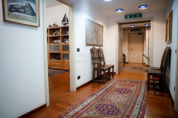 casa semindipendente in vendita a Milano in zona Cinque Giornate