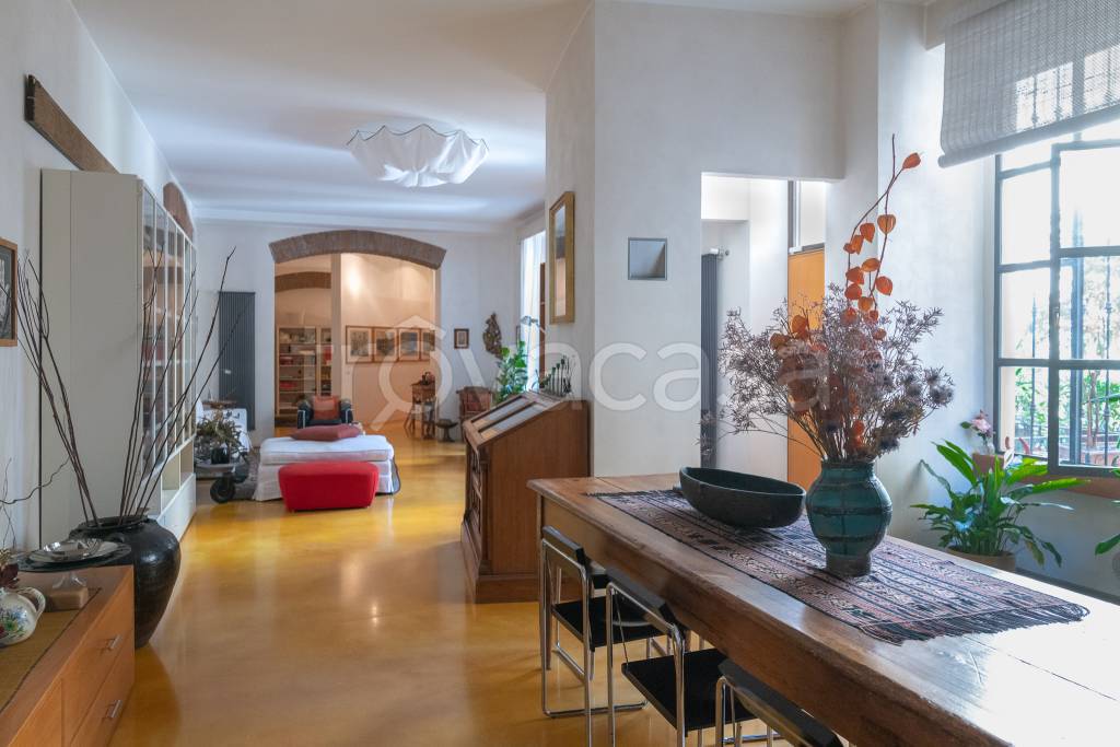 appartamento in vendita a Milano in zona Cinque Giornate