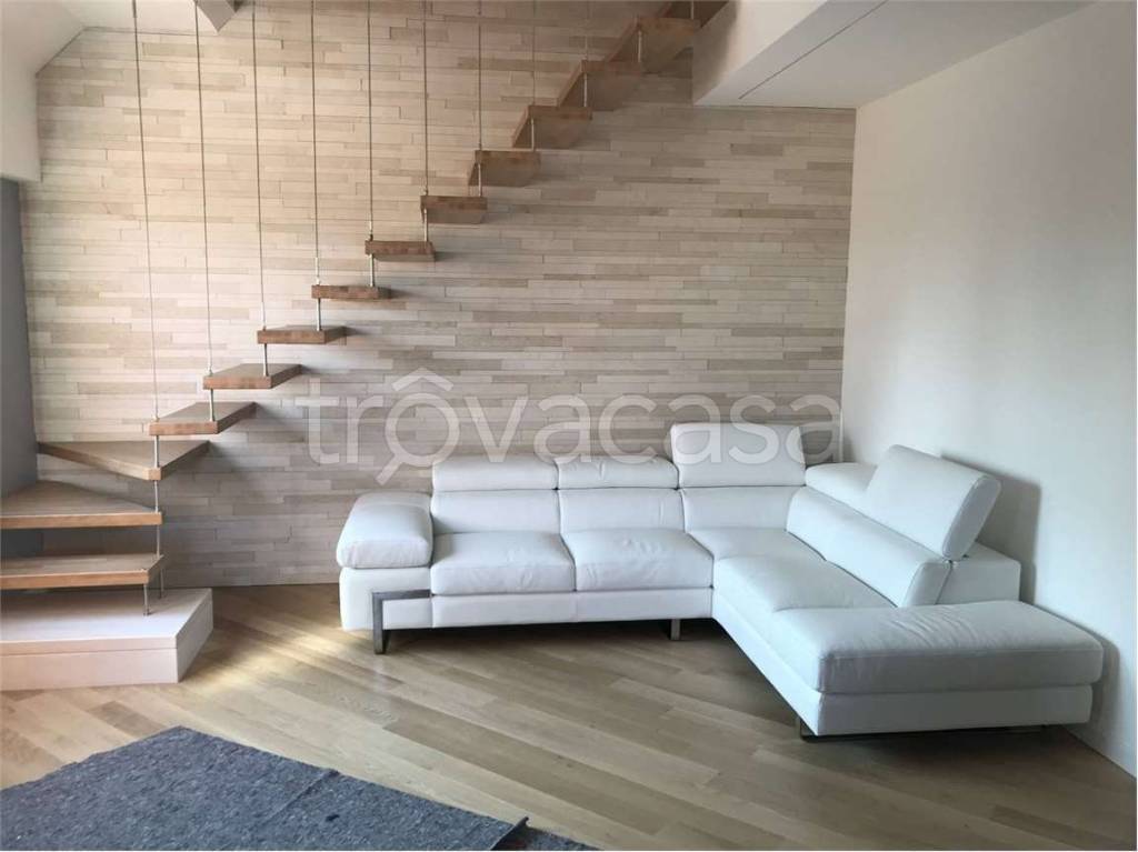 casa indipendente in vendita a Milano in zona Barona