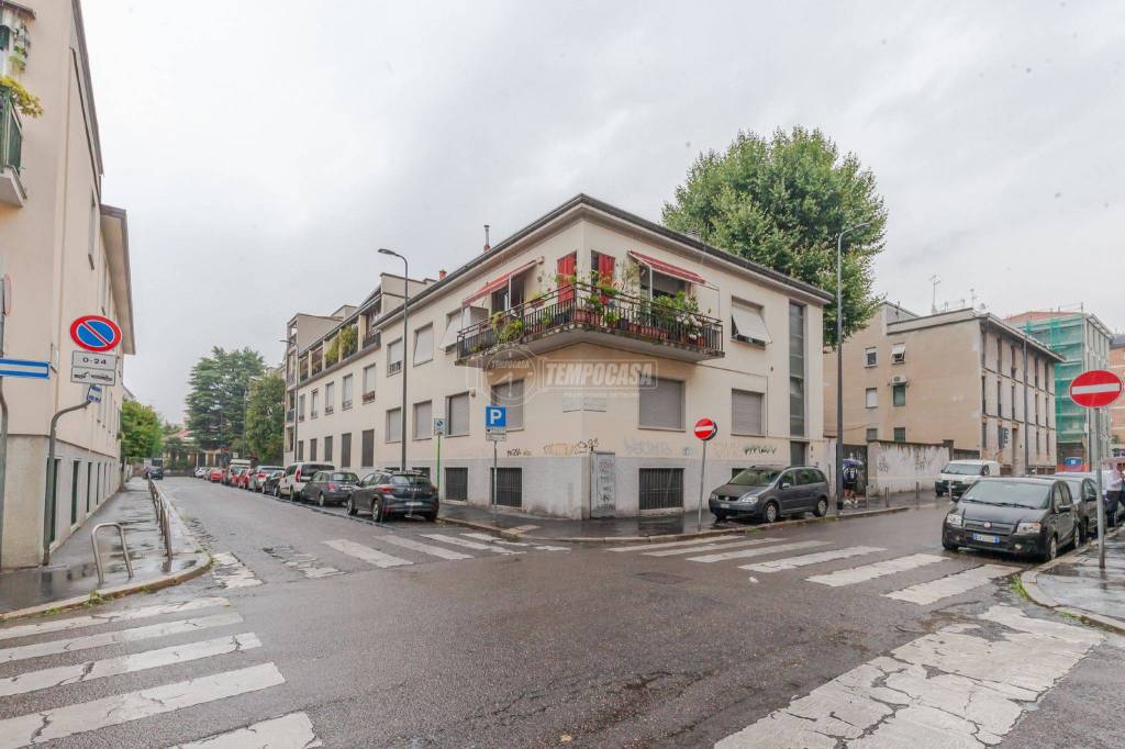 ufficio in vendita a Milano in zona Dergano