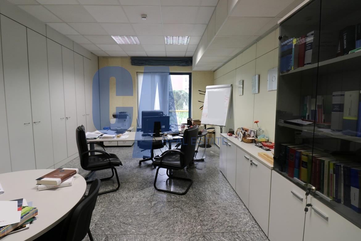 ufficio in vendita a Milano in zona Gallaratese