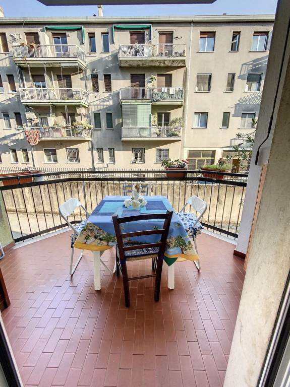 appartamento in vendita a Milano in zona Quinto Romano