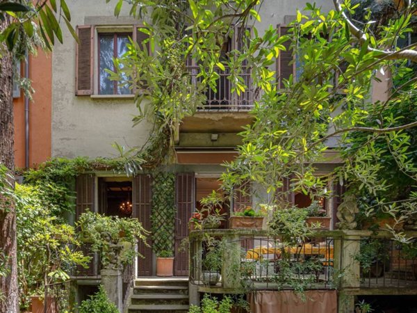 casa indipendente in vendita a Milano in zona Guastalla