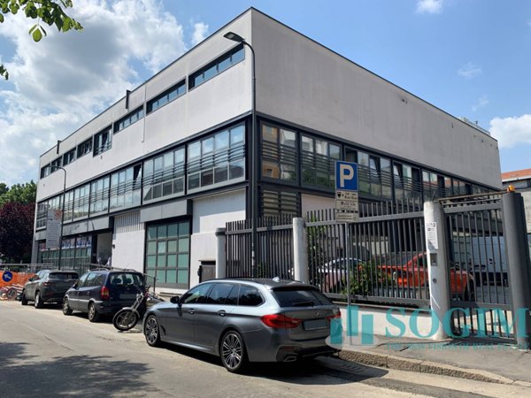 ufficio in vendita a Milano in zona Precotto