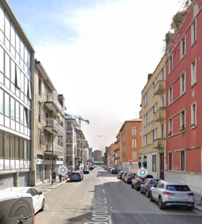 appartamento in vendita a Milano in zona Moncucco