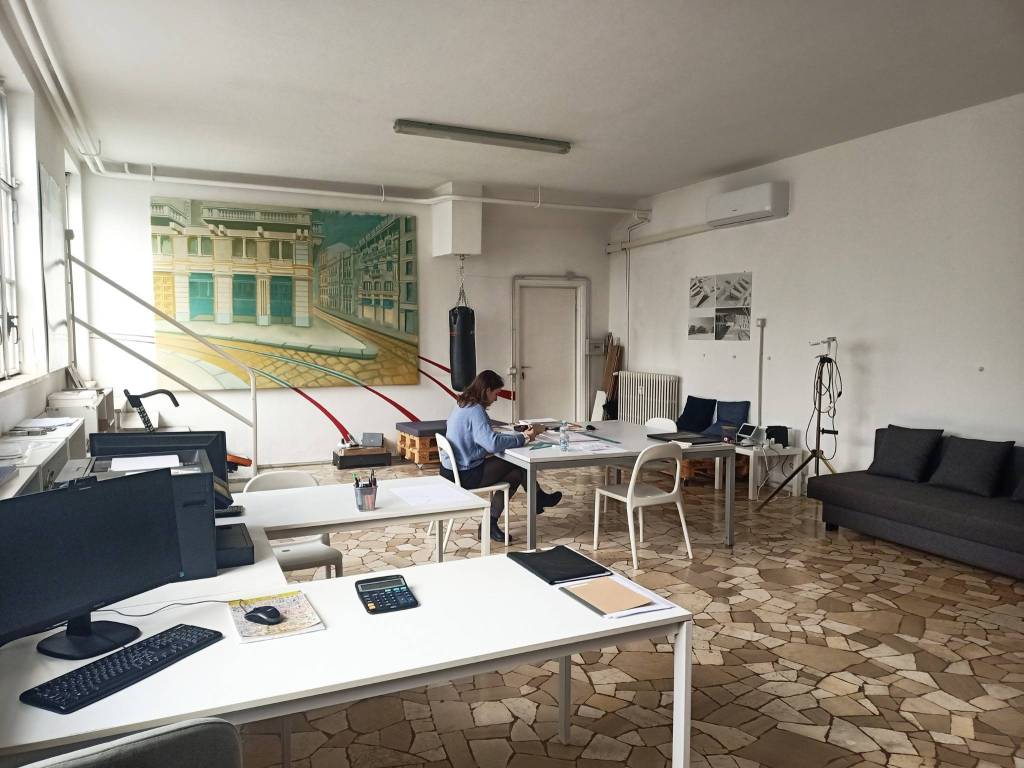 ufficio in vendita a Milano in zona Bovisa
