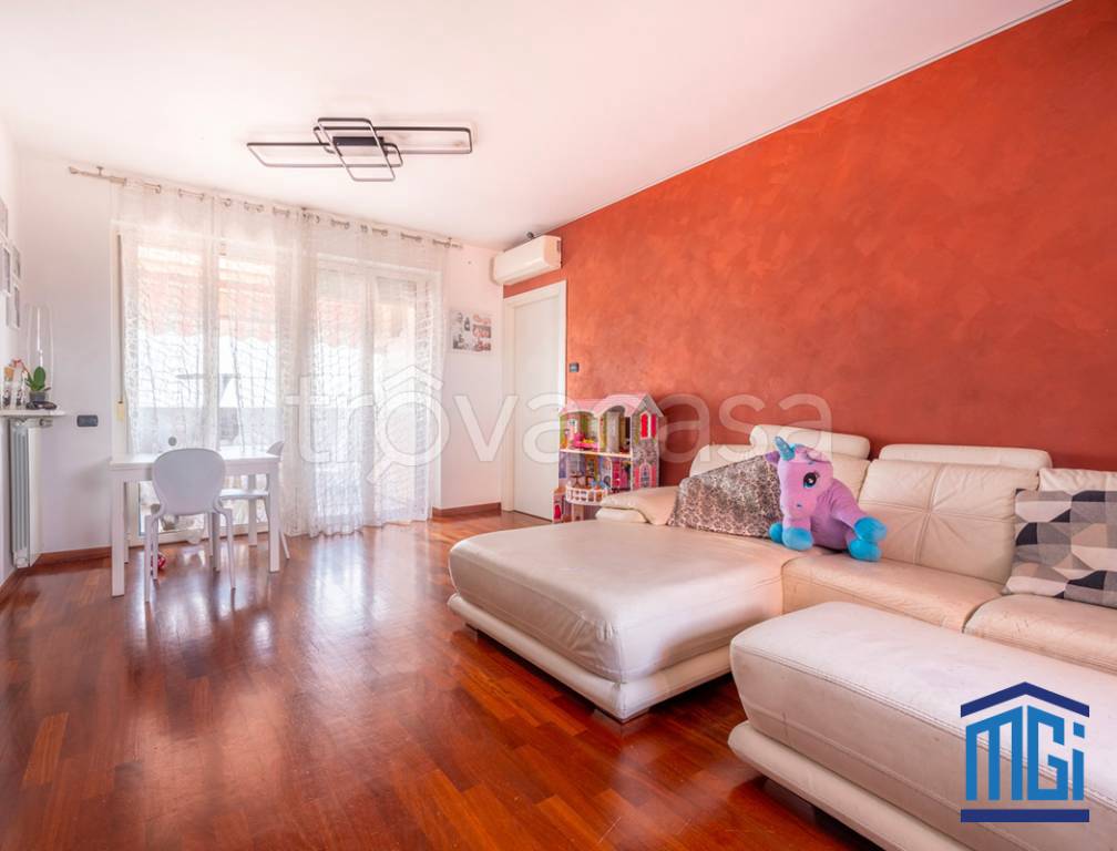 appartamento in vendita a Milano in zona Adriano