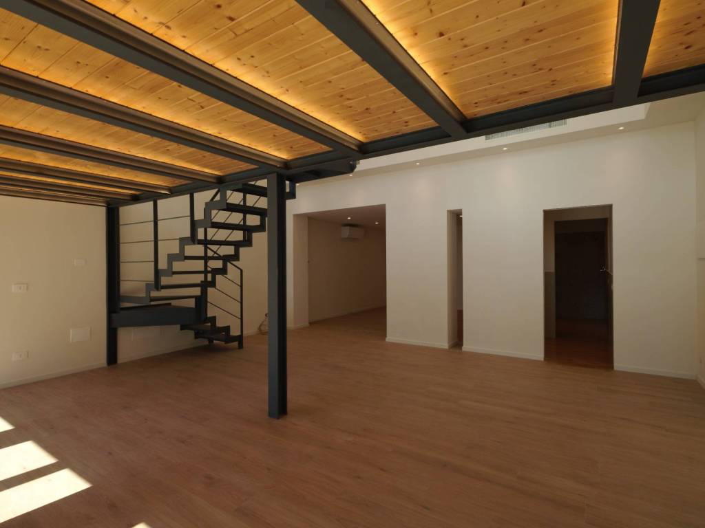 appartamento in vendita a Milano in zona Barona