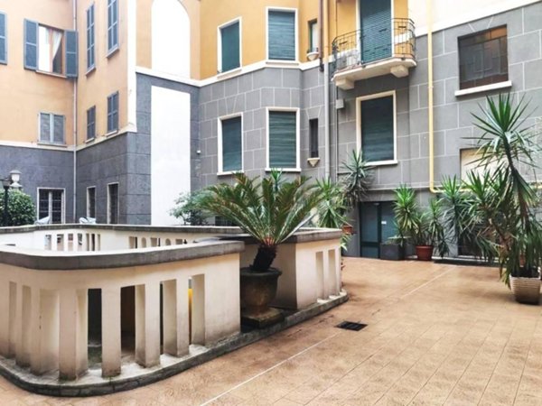 appartamento in vendita a Milano in zona Porta Vigentina
