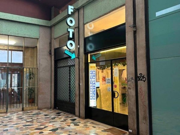 negozio in vendita a Milano in zona Porta Genova