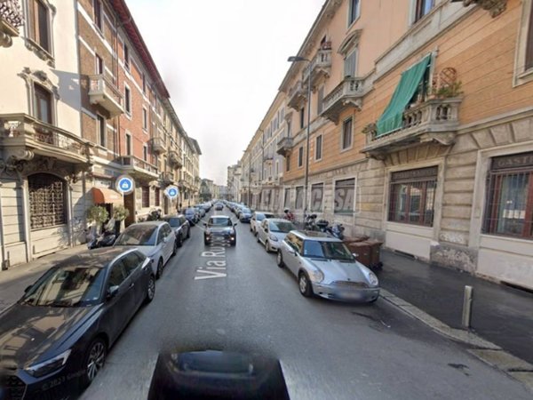 appartamento in vendita a Milano in zona Morivione