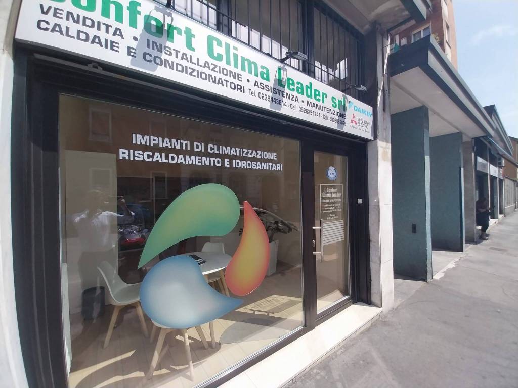 locale commerciale in vendita a Milano in zona Barona