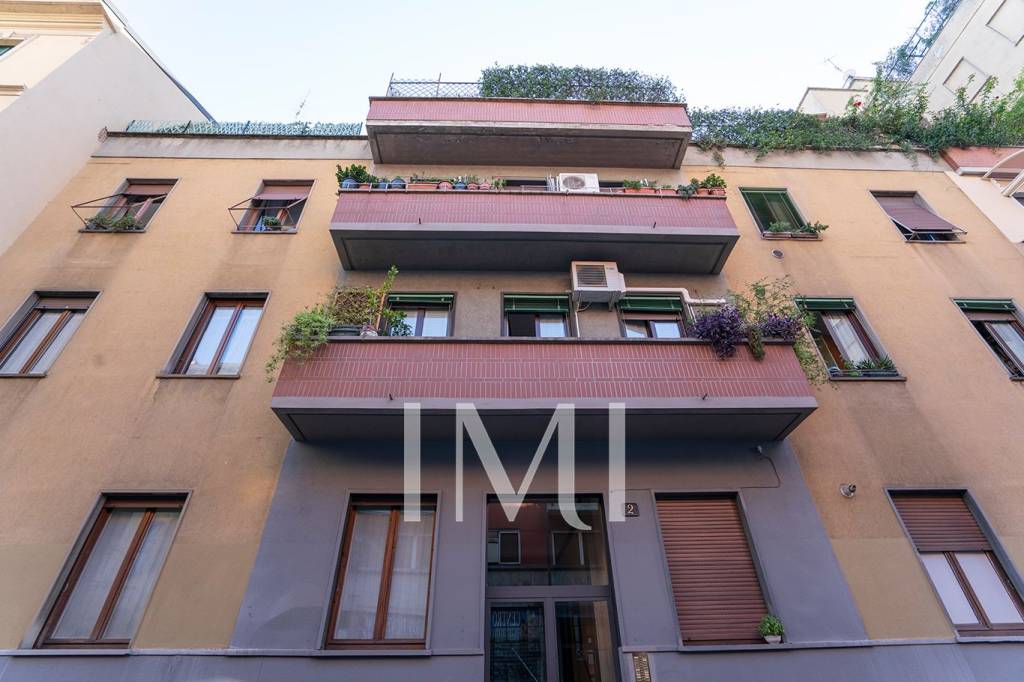appartamento in vendita a Milano in zona Cascina dei Pomi