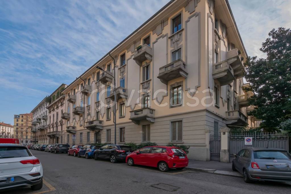 appartamento in vendita a Milano in zona Città Studi