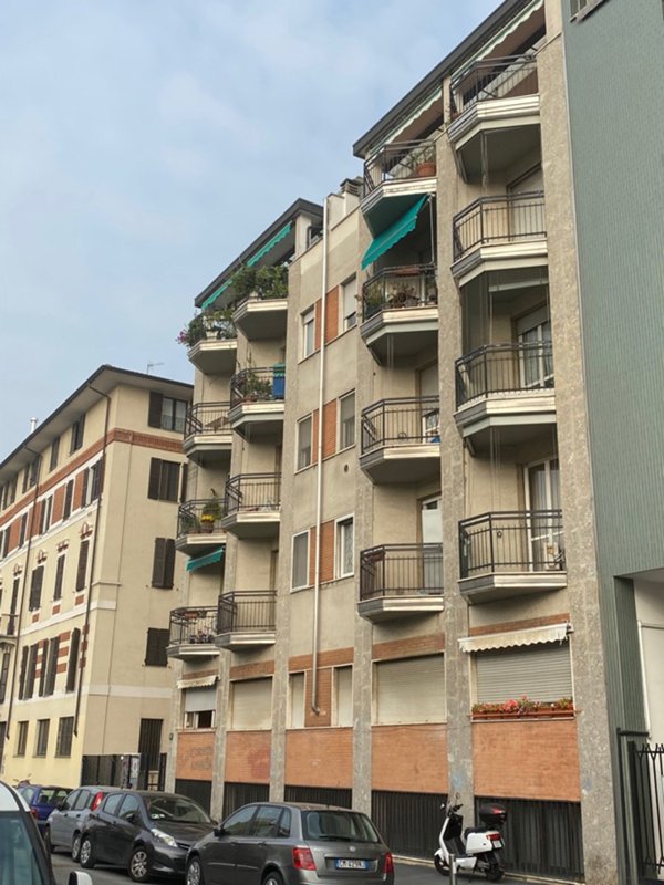 appartamento in vendita a Milano in zona Famagosta