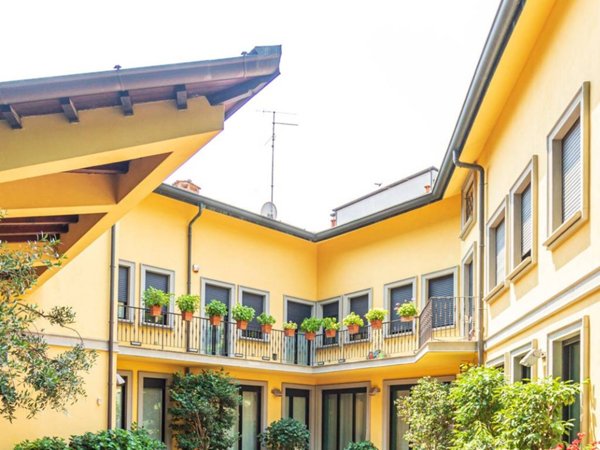 casa indipendente in vendita a Milano in zona Porta Romana