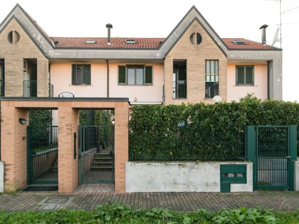 casa indipendente in vendita a Milano in zona Chiesa Rossa