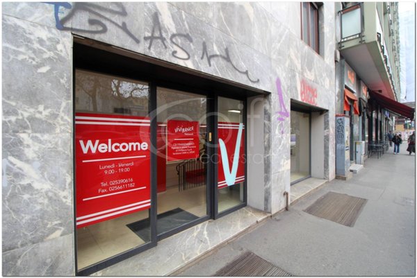 locale commerciale in vendita a Milano in zona Solari
