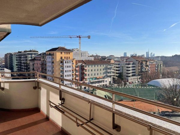 appartamento in vendita a Milano in zona Cagnola