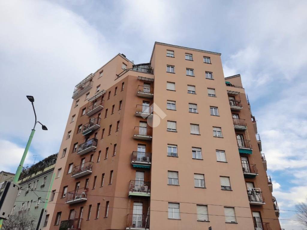 appartamento in vendita a Milano in zona Montalbino