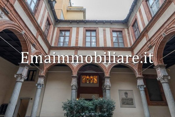 appartamento in vendita a Milano in zona Sant'Ambrogio