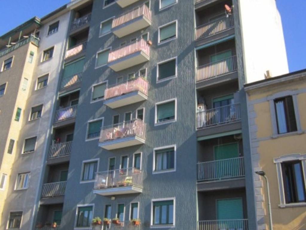 appartamento in vendita a Milano in zona Porta Genova