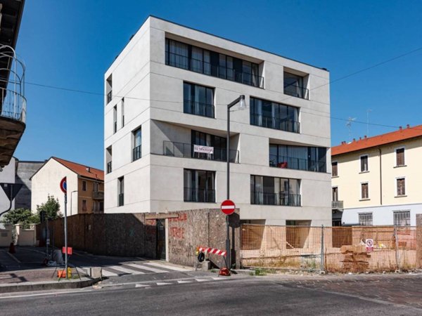 appartamento in vendita a Milano in zona Adriano