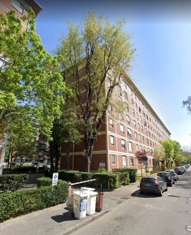 appartamento in vendita a Milano in zona Quartiere degli Olmi
