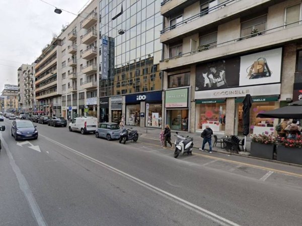 negozio in vendita a Milano in zona Centro Direzionale
