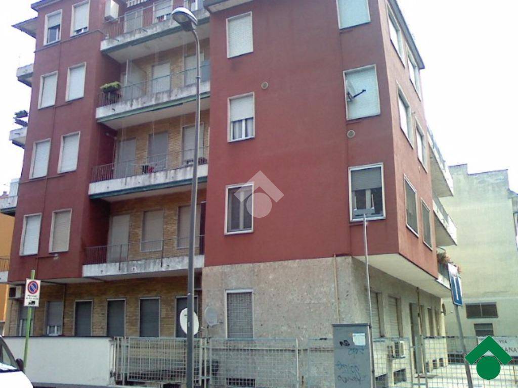 casa semindipendente in vendita a Milano in zona Baggio