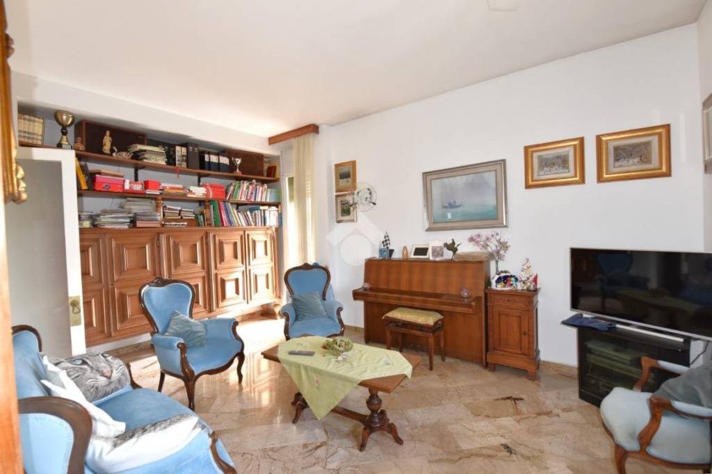appartamento in vendita a Milano in zona Monluè