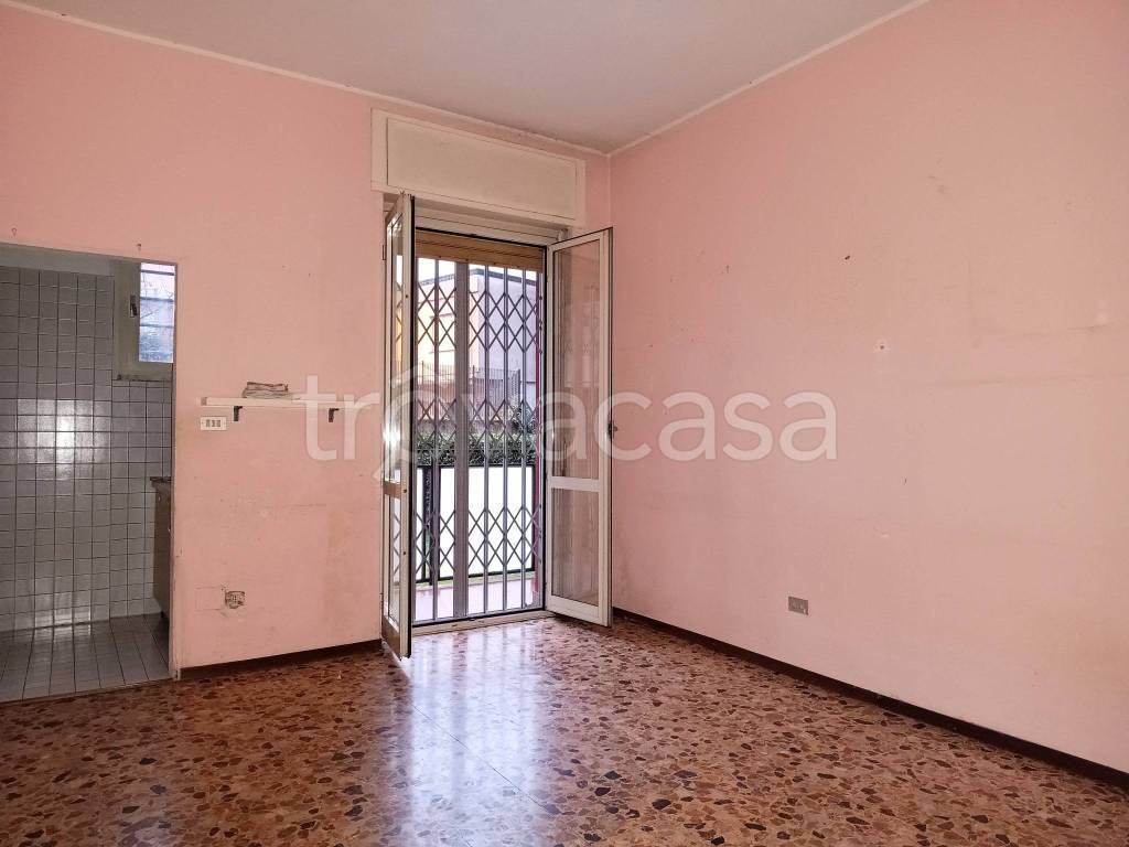 appartamento in vendita a Milano in zona Forze Armate
