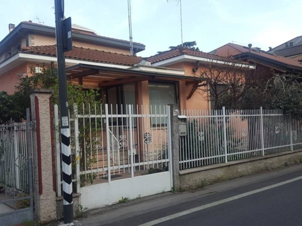 casa indipendente in vendita a Milano in zona Precotto