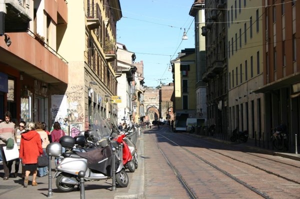 locale commerciale in vendita a Milano in zona Porta Ticinese