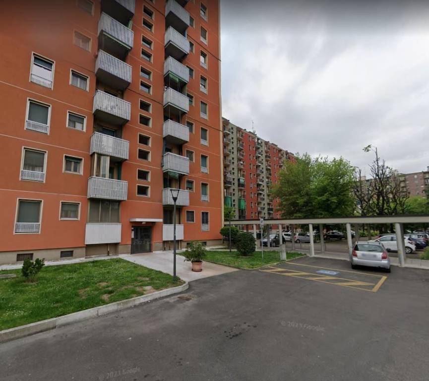 appartamento in vendita a Milano in zona Gratosoglio