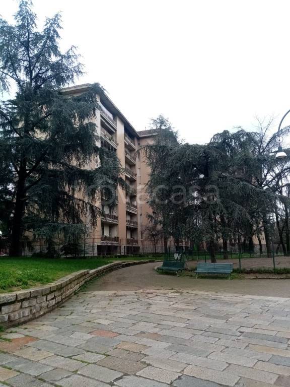 appartamento in vendita a Milano in zona Cascina dei Pomi