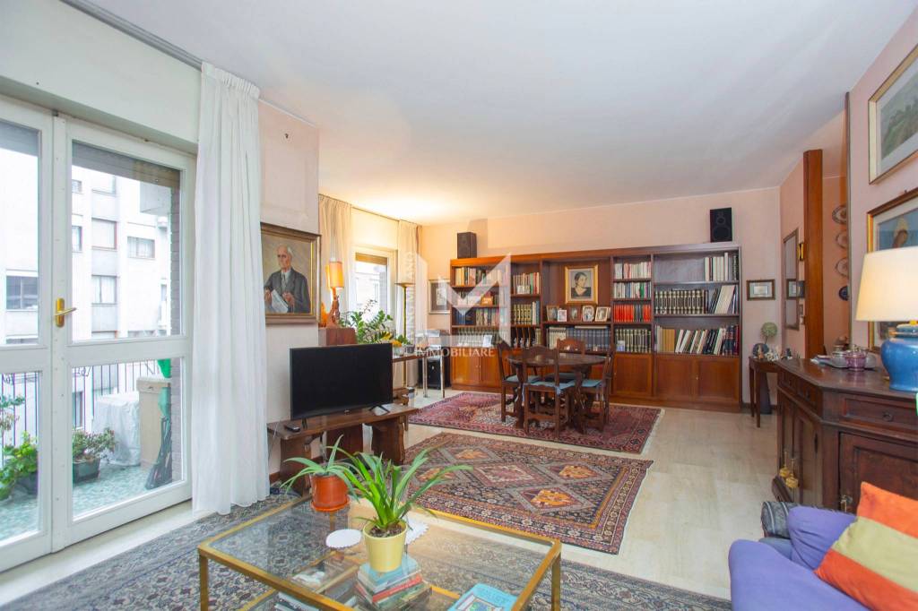 appartamento in vendita a Milano in zona Sempione
