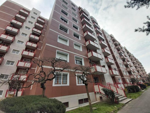 appartamento in vendita a Milano in zona Ronchetto delle Rane