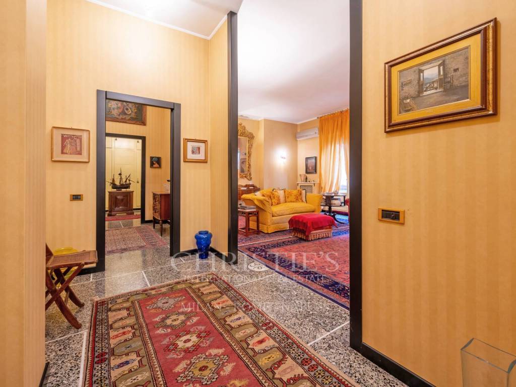 appartamento in vendita a Milano in zona Sant'Ambrogio