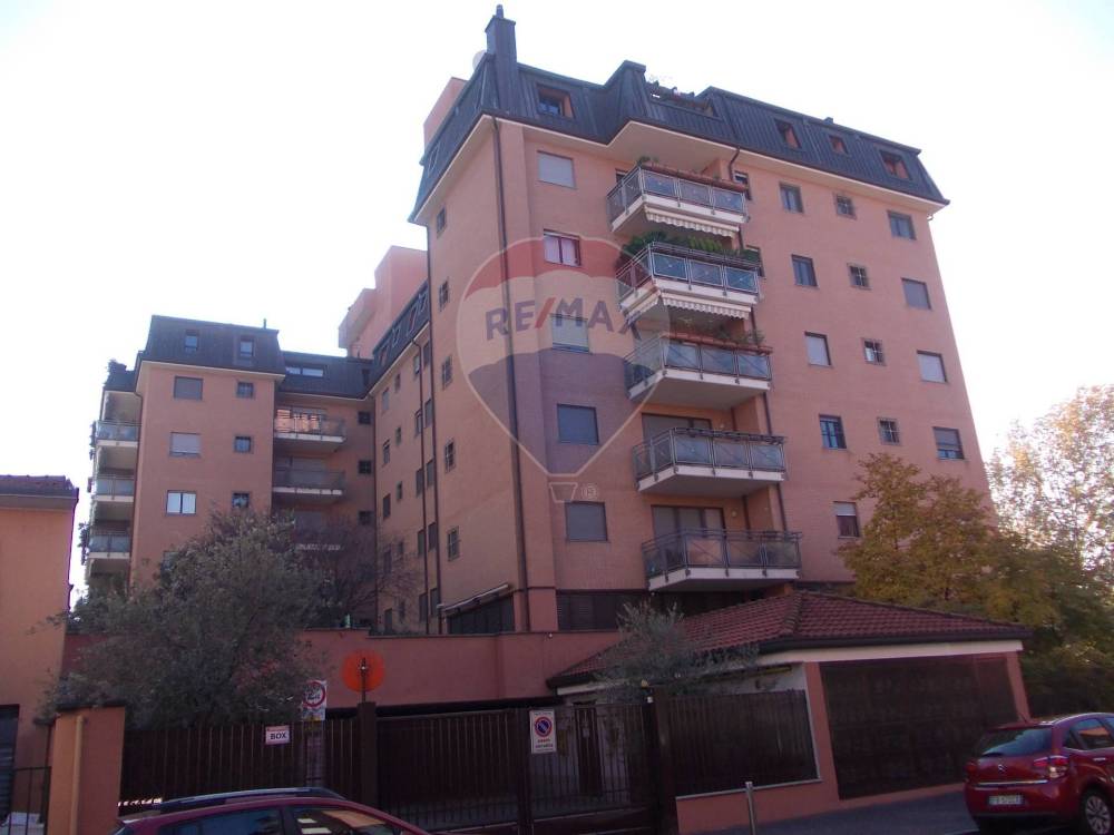 appartamento in vendita a Milano in zona Barona